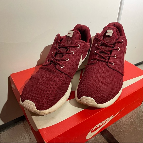 Nike Roshe (Size 11) - Picture 2 of 5